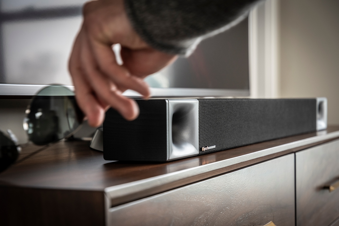 Абсолютно новый саундбар Klipsch BAR 40