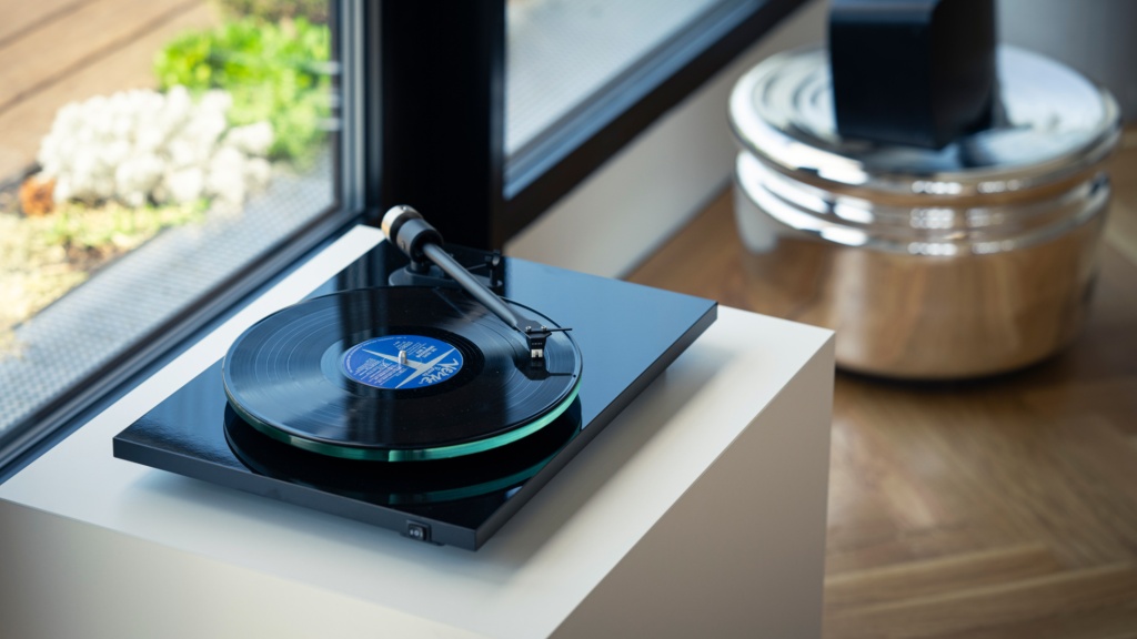 05 Pro-Ject T2 W Comp Bild.jpg