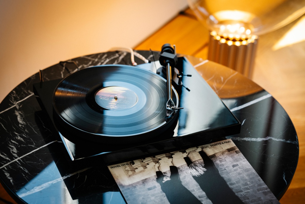 01 Pro-Ject Debut EVO 2.jpg