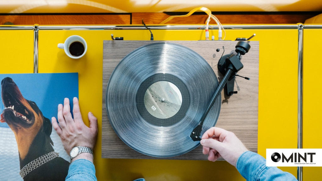 01 Pro-Ject Debut EVO 2 MINT (Main).jpg