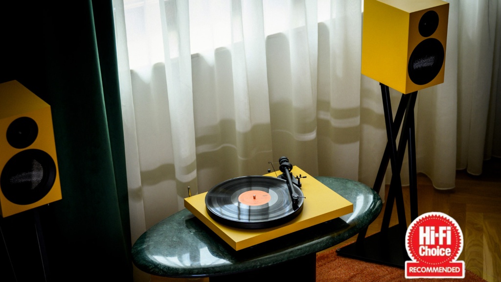 01 Pro-Ject Colourful Audio System E Hi-Fi Choice (main).jpg 01 Pro-Ject Colourful Audio System E Hi-Fi Choice (main).jpg
