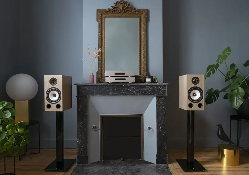 02 Triangle Comete 40th Anniversary The Ear (main).jpg