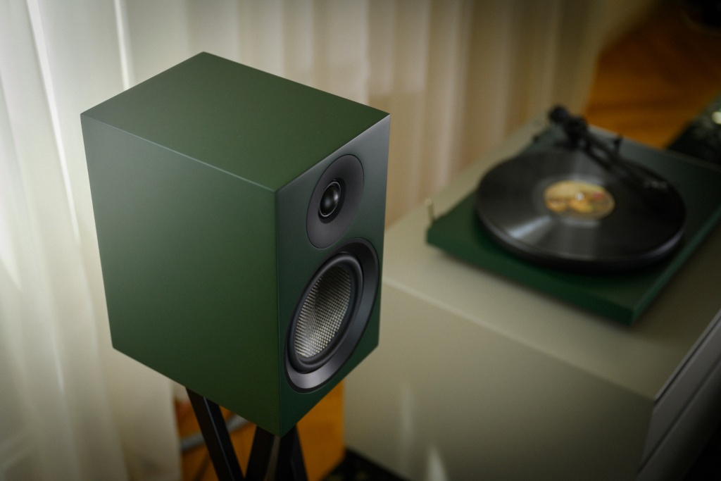 04 Pro-Ject Colourful Audio System E HiFi Choice.jpg 04 Pro-Ject Colourful Audio System E HiFi Choice.jpg