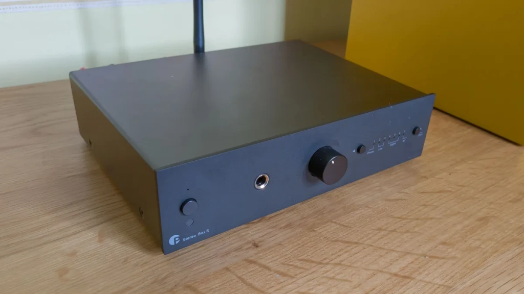 04 Pro-Ject Stereo Box E TG.jpg