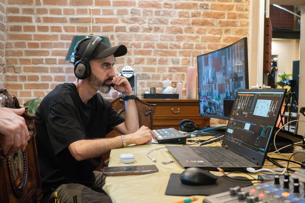 10 Vinyl Academy PRO online.jpg