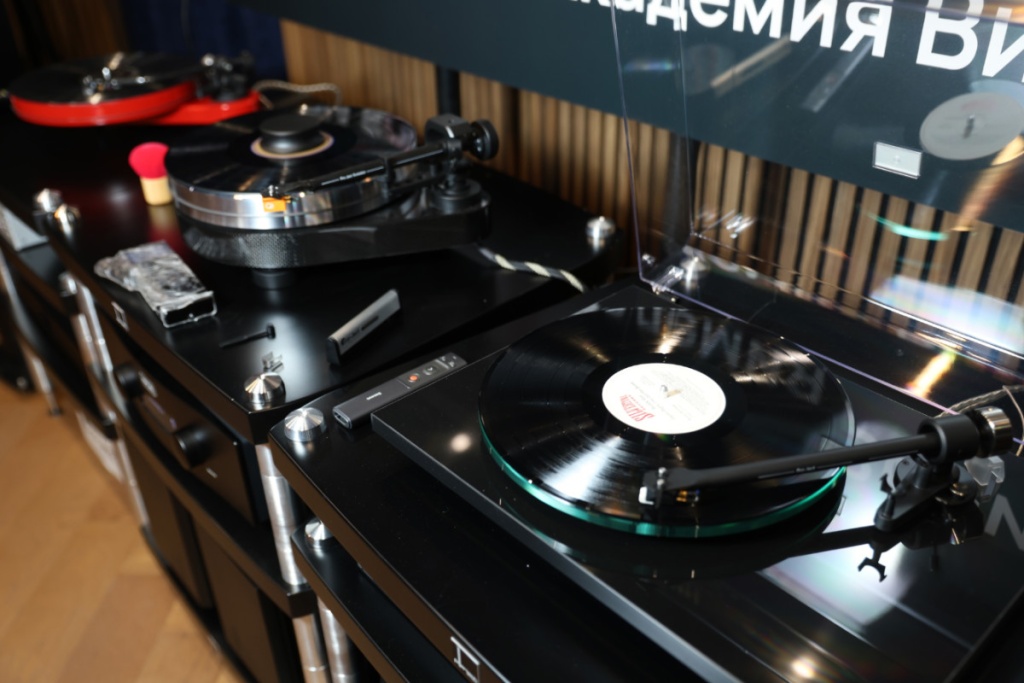 11 Vinyl Academy Novosib.jpg