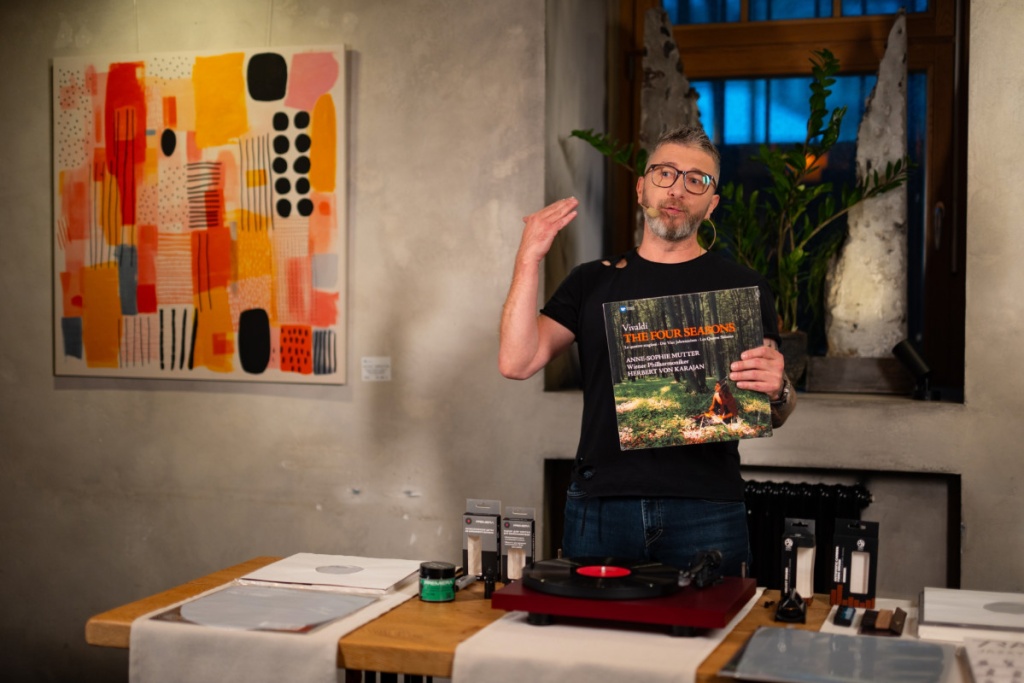 02 Vinyl Academy Novosib 2026.jpg