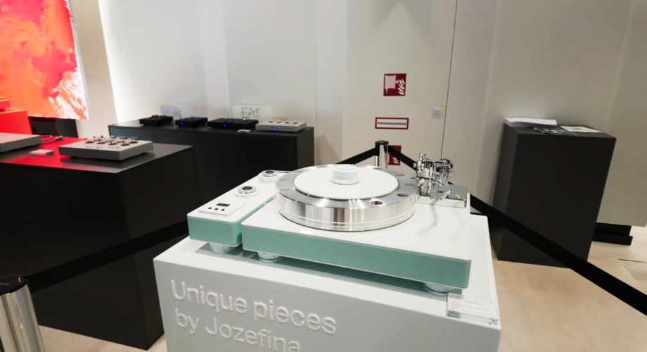 03 Евгений Шведов о Pro-Ject в Вене.jpg 03 Евгений Шведов о Pro-Ject в Вене.jpg