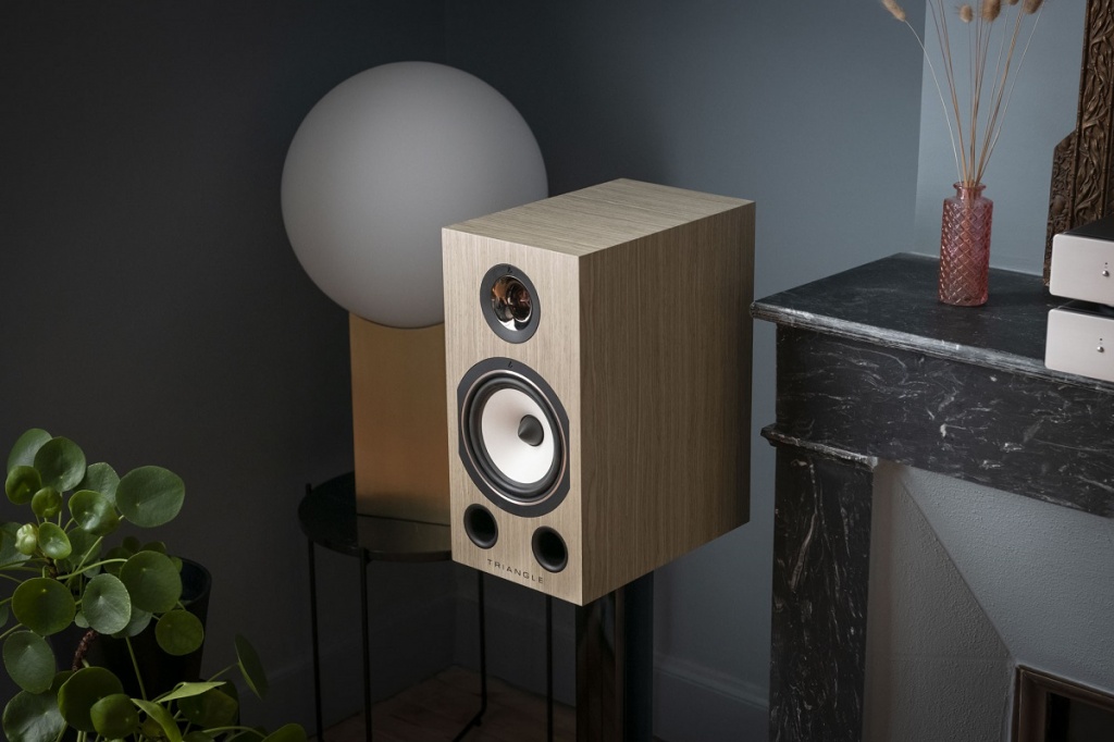 03 Triangle Comete 40th Anniversary HiFi Daydreaming.jpg 03 Triangle Comete 40th Anniversary HiFi Daydreaming.jpg