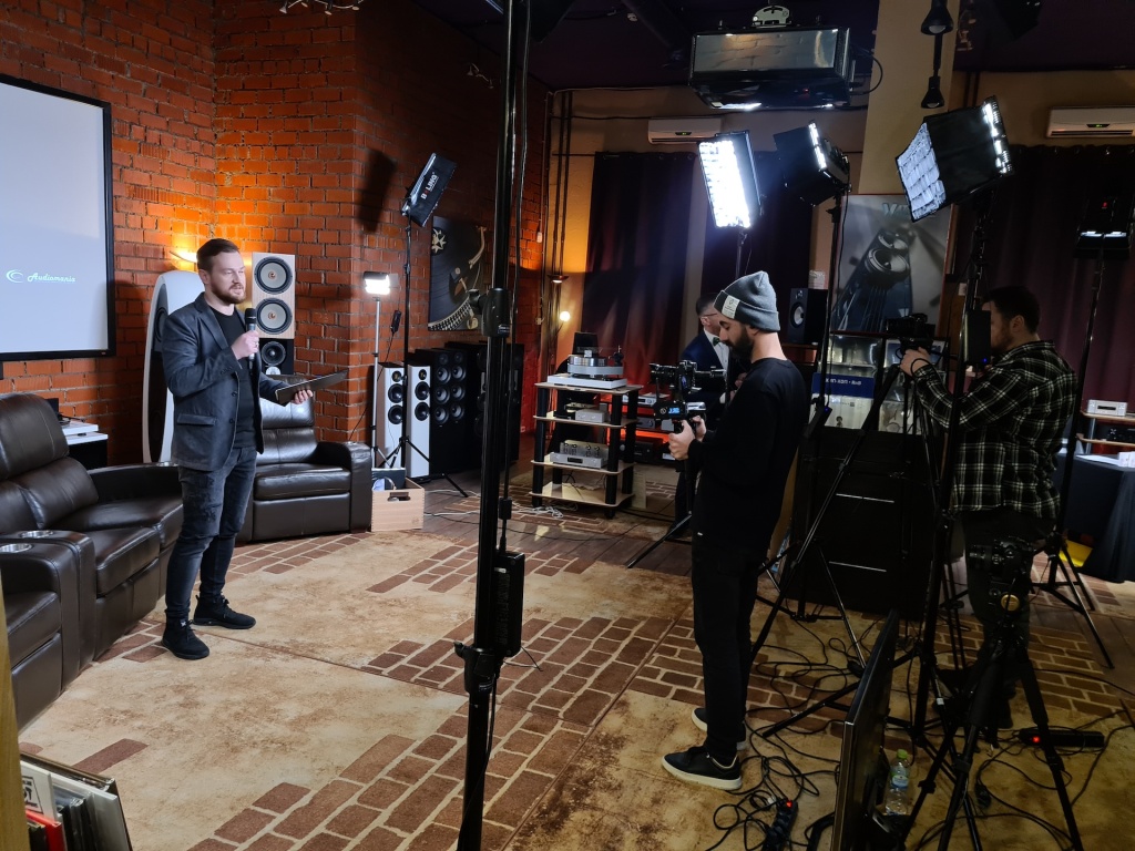 08 Vinyl Academy PRO Online 2025.jpg